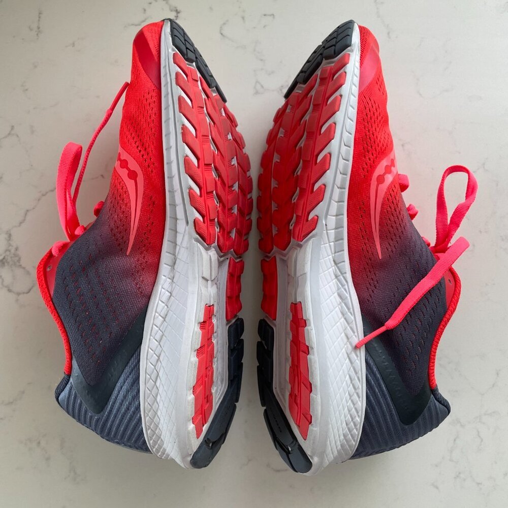 Saucony Everun Breakthru XT-900 Lo Cut Lace Up Running Shoes Red Grey Sz 9.5 - Picture 4 of 10